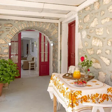 Cozy Village Nest Apartment Pinakokhorion